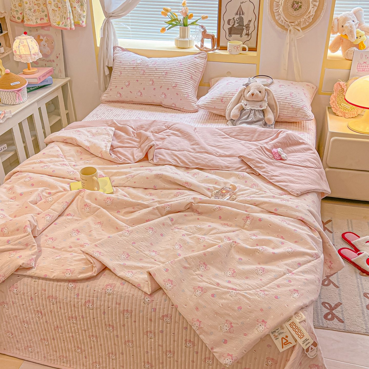 91家纺网 家纺一手货源 找家纺 欧妮家纺 2026新款A类云感双层纱夏被床盖四件套 粉粉兔