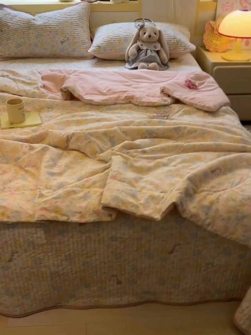 91家纺网 家纺一手货源 找家纺 欧妮家纺 2026新款A类云感双层纱夏被床盖四件套 粉调