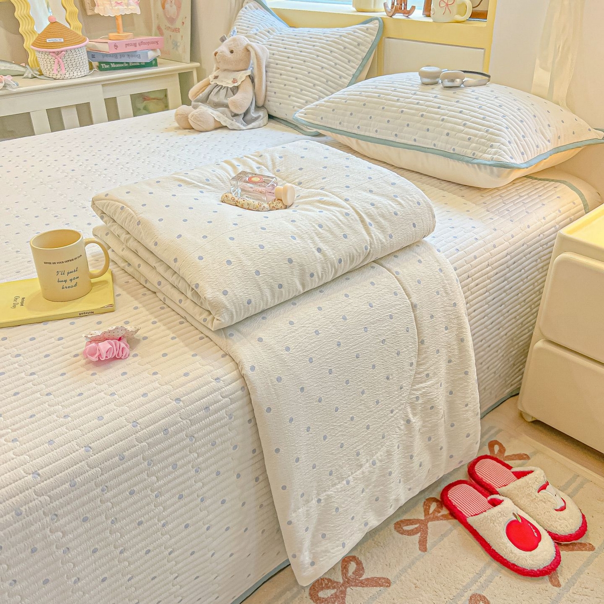 91家纺网 家纺一手货源 找家纺 欧妮家纺 2026新款A类云感双层纱夏被床盖四件套 波点-蓝