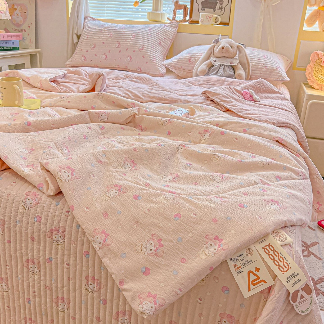 91家纺网 家纺一手货源 找家纺 欧妮家纺 2026新款A类云感双层纱夏被床盖四件套 粉粉兔