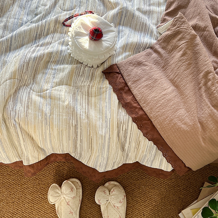 91家纺网 家纺一手货源 找家纺 仟网汇 2026新款彩色花边木棉皱皱纱夏被夏凉被空调被四件套 罗卡