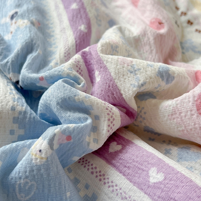 91家纺网 家纺一手货源 找家纺 仟网汇 2026新款彩色花边木棉皱皱纱夏被夏凉被空调被四件套 小马驹