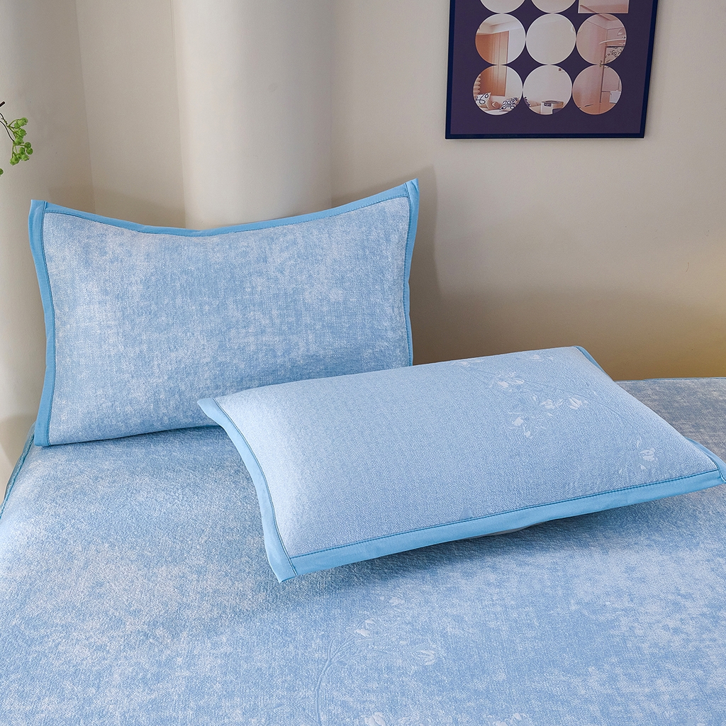 91家纺网 家纺一手货源 找家纺 欧妮家纺 2026新款A类凉感豆豆席床裙款空调凉席-席子 床裙款-喜上眉梢蓝色