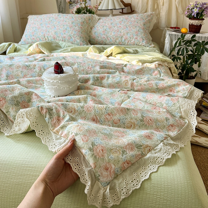 91家纺网 家纺一手货源 找家纺 仟网汇 2026新款彩色花边木棉皱皱纱夏被夏凉被空调被四件套 邂逅