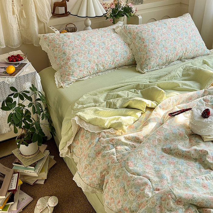 91家纺网 家纺一手货源 找家纺 仟网汇 2026新款彩色花边木棉皱皱纱夏被夏凉被空调被四件套 邂逅