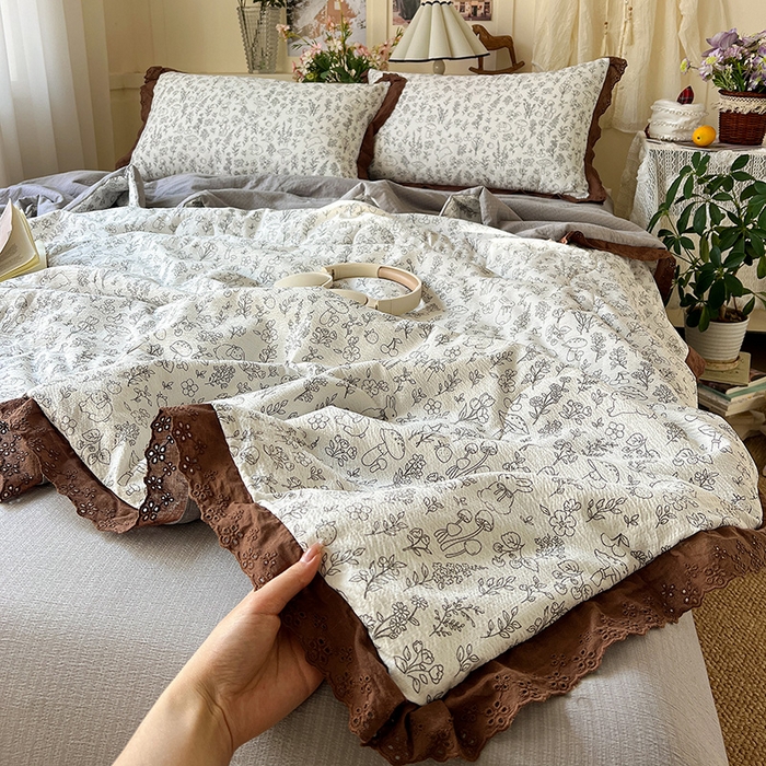 91家纺网 家纺一手货源 找家纺 仟网汇 2026新款彩色花边木棉皱皱纱夏被夏凉被空调被四件套 野餐兔