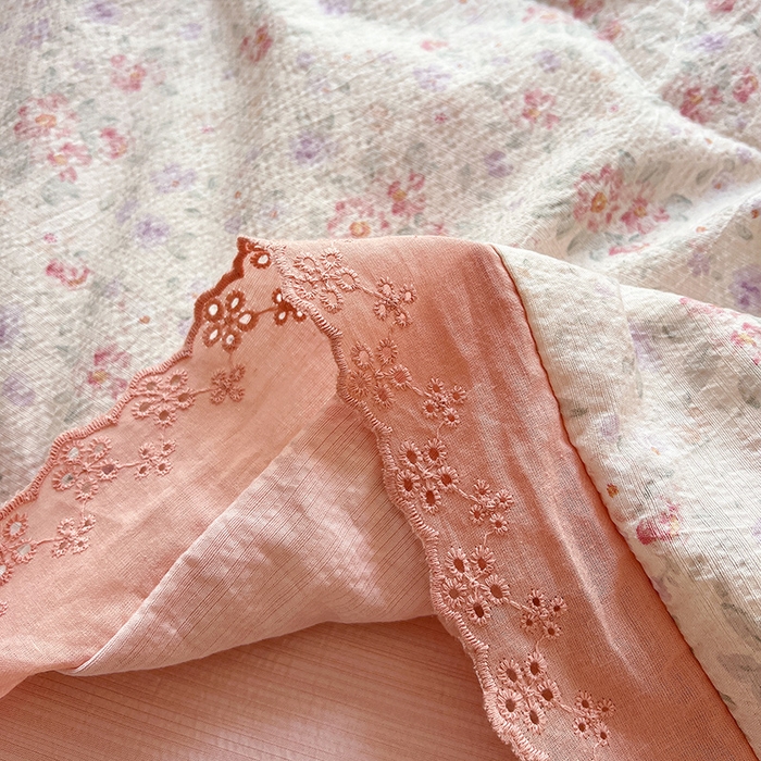 91家纺网 家纺一手货源 找家纺 仟网汇 2026新款彩色花边木棉皱皱纱夏被夏凉被空调被四件套 樱花季