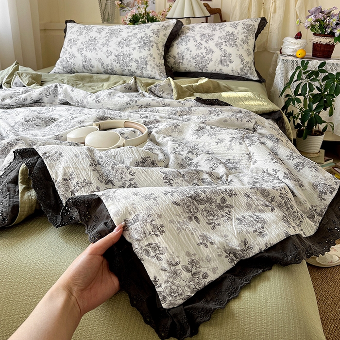91家纺网 家纺一手货源 找家纺 仟网汇 2026新款彩色花边木棉皱皱纱夏被夏凉被空调被四件套 悠然