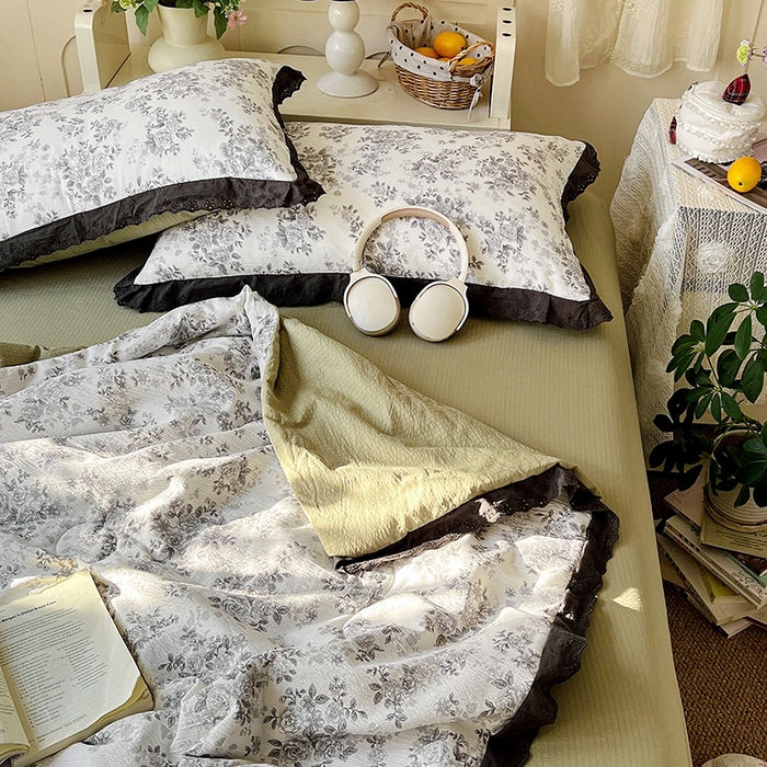 91家纺网 家纺一手货源 找家纺 仟网汇 2026新款彩色花边木棉皱皱纱夏被夏凉被空调被四件套 悠然