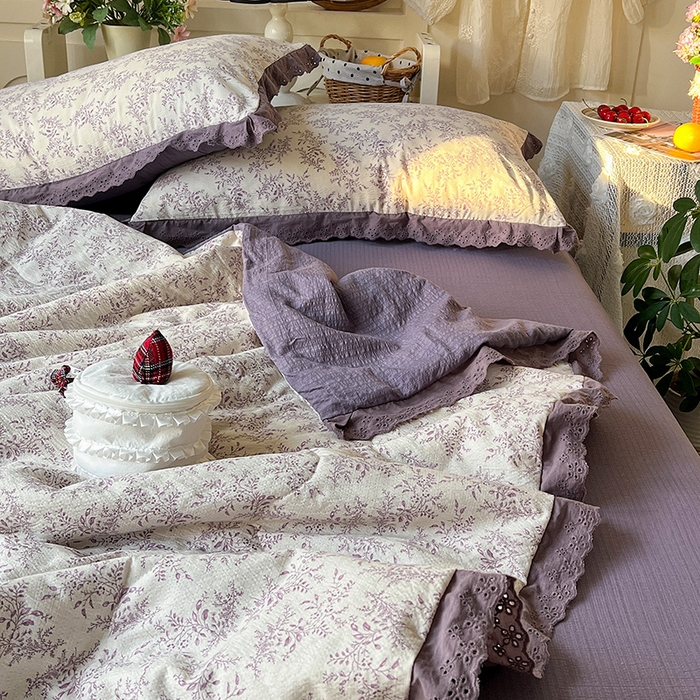 91家纺网 家纺一手货源 找家纺 仟网汇 2026新款彩色花边木棉皱皱纱夏被夏凉被空调被四件套 紫烟