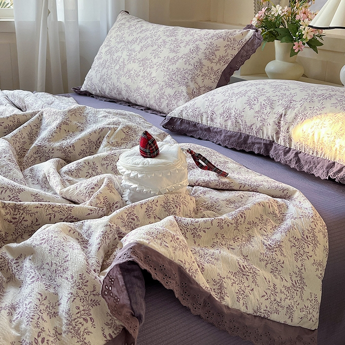 91家纺网 家纺一手货源 找家纺 仟网汇 2026新款彩色花边木棉皱皱纱夏被夏凉被空调被四件套 紫烟