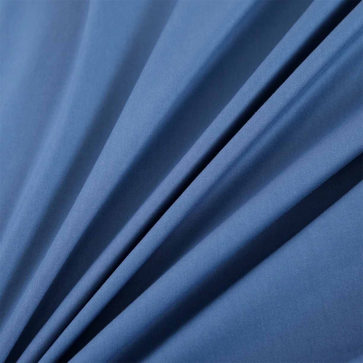 91家纺网 家纺一手货源 找家纺 欧妮家纺 2026新款全棉纯棉斜纹刺绣单床笠三件套 一见倾心-深海蓝