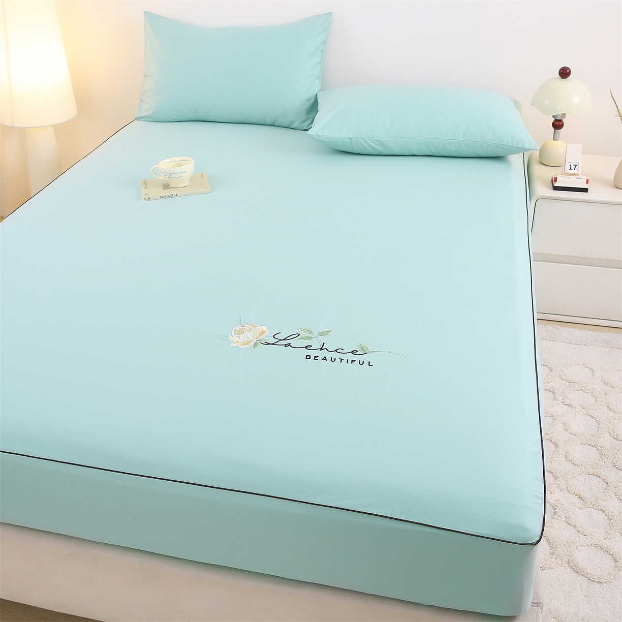 91家纺网 家纺一手货源 找家纺 欧妮家纺 2026新款全棉纯棉斜纹刺绣单床笠三件套 一见倾心-蒂芙尼蓝