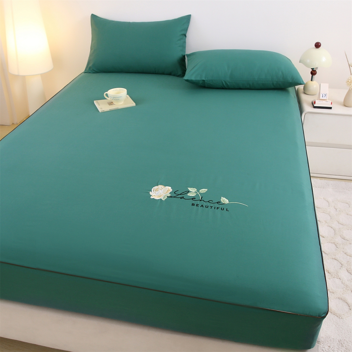 91家纺网 家纺一手货源 找家纺 欧妮家纺 2026新款全棉纯棉斜纹刺绣单床笠三件套 一见倾心-复古绿