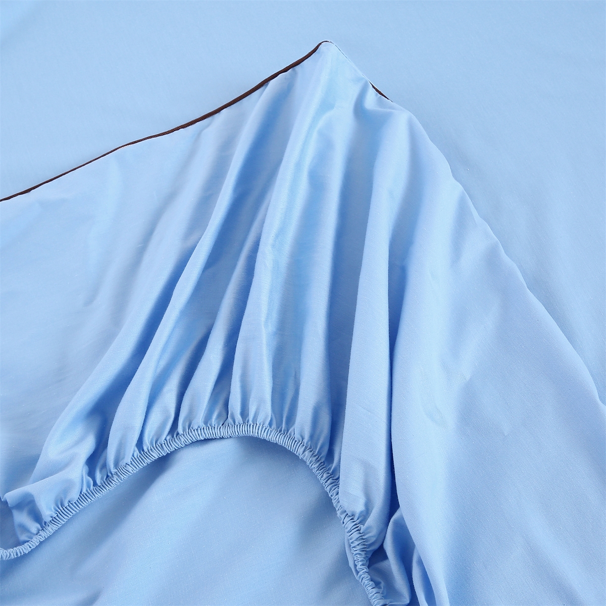 91家纺网 家纺一手货源 找家纺 欧妮家纺 2026新款全棉纯棉斜纹刺绣单床笠三件套 一见倾心-婴儿蓝