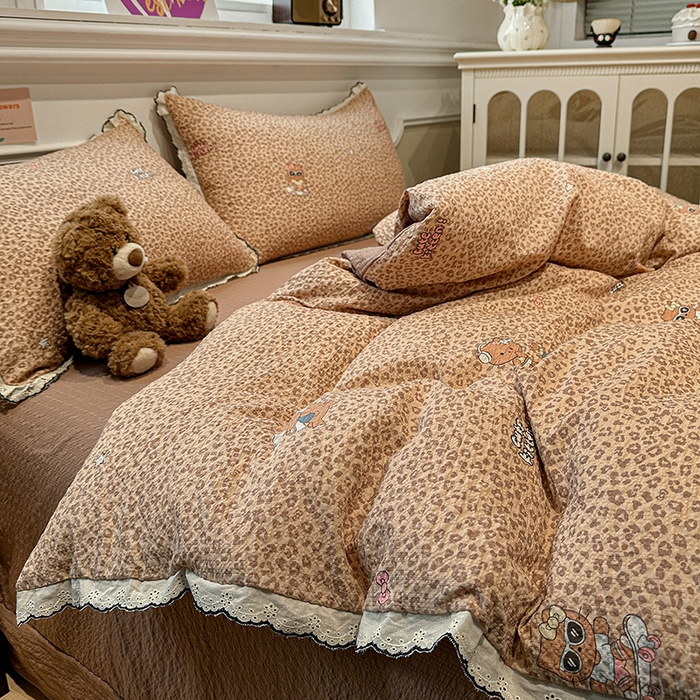 91家纺网 家纺一手货源 找家纺 仟网汇 2026新款法式花边泡芙纱四件套 豹纹小猫