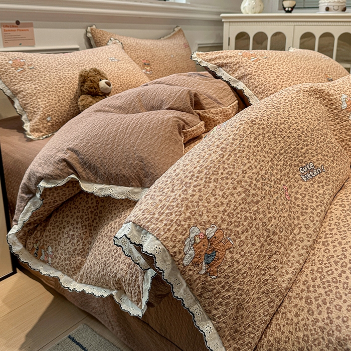 91家纺网 家纺一手货源 找家纺 仟网汇 2026新款法式花边泡芙纱四件套 豹纹小猫