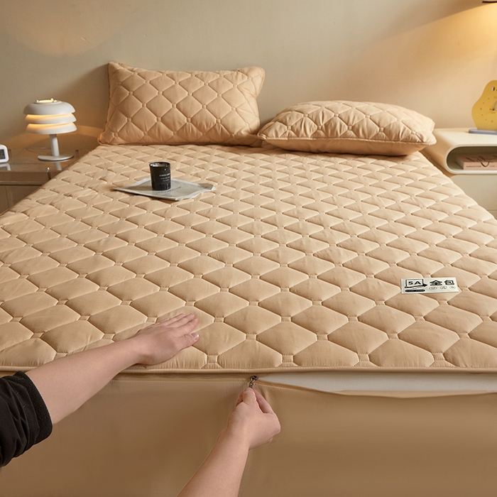 91家纺网 家纺一手货源 找家纺 欧妮家纺 2026新款六面全包夹棉床笠-席梦思保护套 六面全包-卡其色
