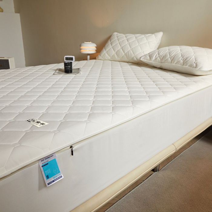 91家纺网 家纺一手货源 找家纺 欧妮家纺 2026新款六面全包夹棉床笠-席梦思保护套 六面全包-珍珠白