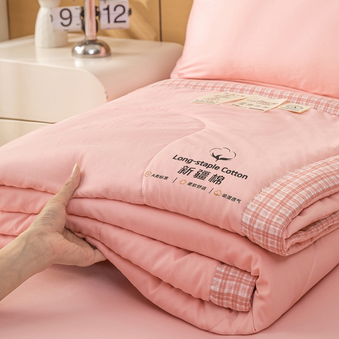 91家纺网 家纺一手货源 找家纺 云玲时尚 2026新款水洗棉100%新疆棉花纯色夏被夏凉被空调被 樱花粉