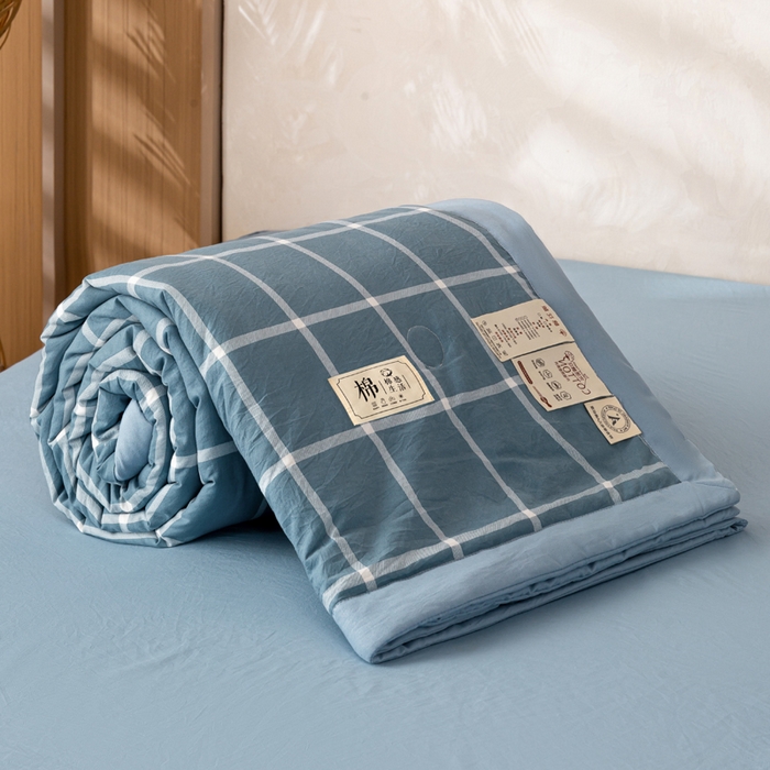 91家纺网 家纺一手货源 找家纺 云玲时尚 2026新款无印风新疆棉花格子夏被夏凉被空调被 海天蓝