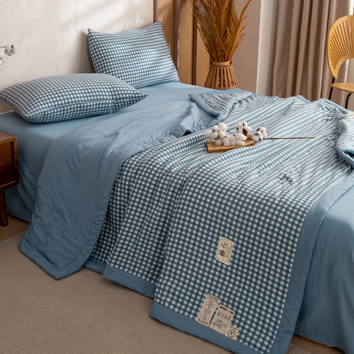 91家纺网 家纺一手货源 找家纺 云玲时尚 2026新款无印风新疆棉花格子夏被夏凉被空调被 蓝小格