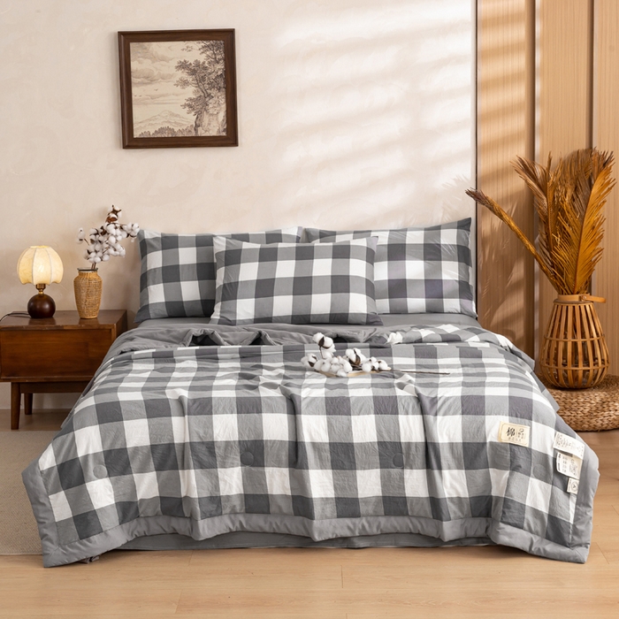 91家纺网 家纺一手货源 找家纺 云玲时尚 2026新款无印风新疆棉花格子夏被夏凉被空调被 简约灰