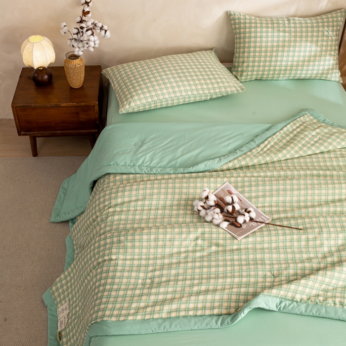91家纺网 家纺一手货源 找家纺 云玲时尚 2026新款无印风新疆棉花格子夏被夏凉被空调被 青禾绿