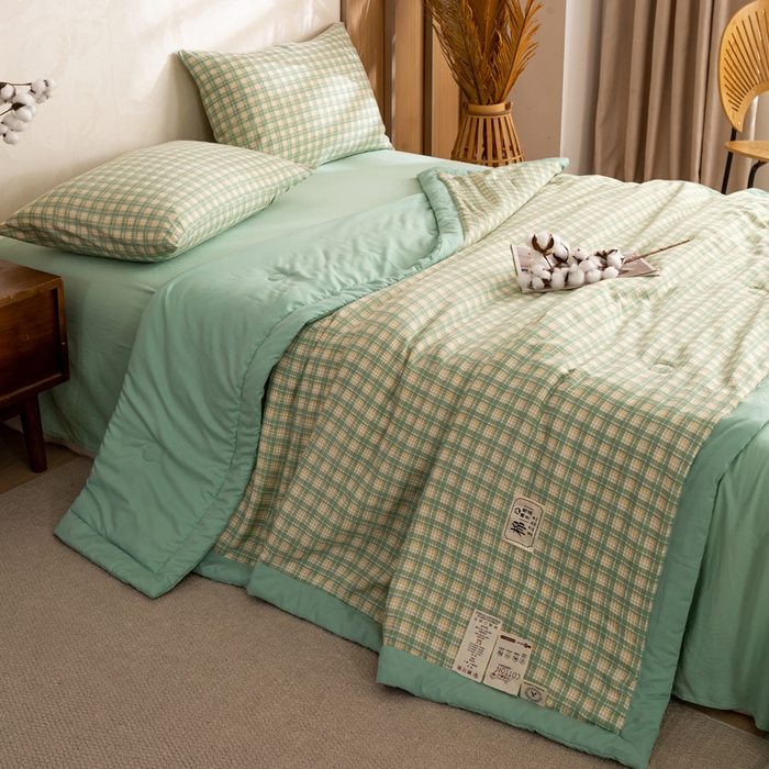 91家纺网 家纺一手货源 找家纺 云玲时尚 2026新款无印风新疆棉花格子夏被夏凉被空调被 青禾绿