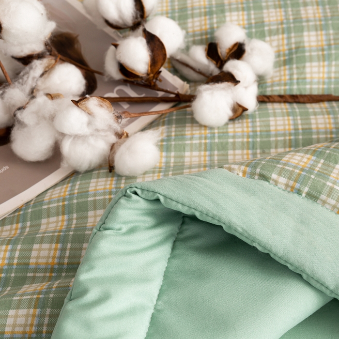 91家纺网 家纺一手货源 找家纺 云玲时尚 2026新款无印风新疆棉花格子夏被夏凉被空调被 青禾绿