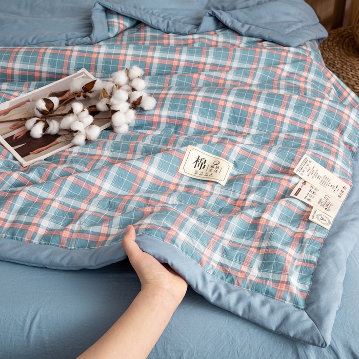 91家纺网 家纺一手货源 找家纺 云玲时尚 2026新款无印风新疆棉花格子夏被夏凉被空调被 蓝胭格