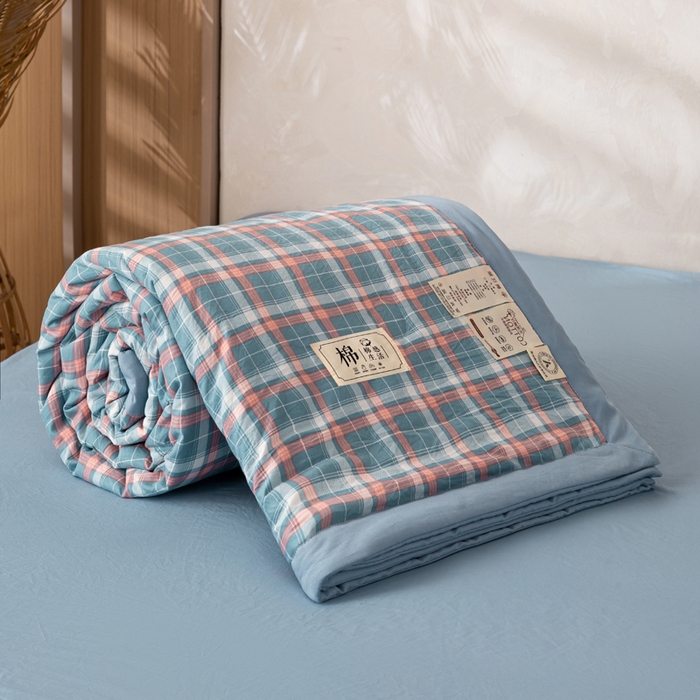 91家纺网 家纺一手货源 找家纺 云玲时尚 2026新款无印风新疆棉花格子夏被夏凉被空调被 蓝胭格