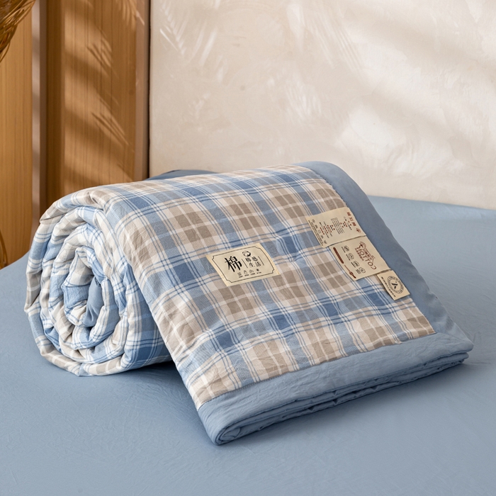 91家纺网 家纺一手货源 找家纺 云玲时尚 2026新款无印风新疆棉花格子夏被夏凉被空调被 水雾蓝
