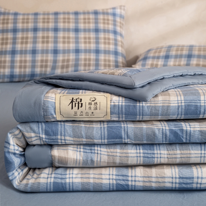 91家纺网 家纺一手货源 找家纺 云玲时尚 2026新款无印风新疆棉花格子夏被夏凉被空调被 水雾蓝