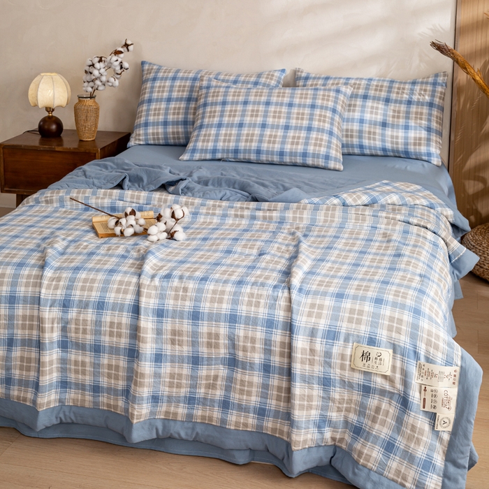 91家纺网 家纺一手货源 找家纺 云玲时尚 2026新款无印风新疆棉花格子夏被夏凉被空调被 水雾蓝