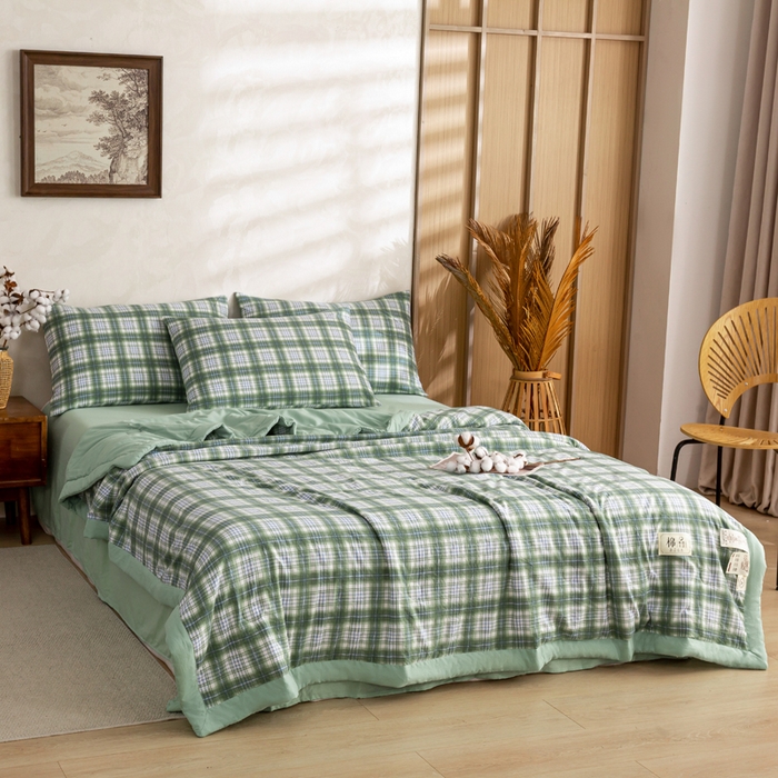 91家纺网 家纺一手货源 找家纺 云玲时尚 2026新款无印风新疆棉花格子夏被夏凉被空调被 仙踪绿