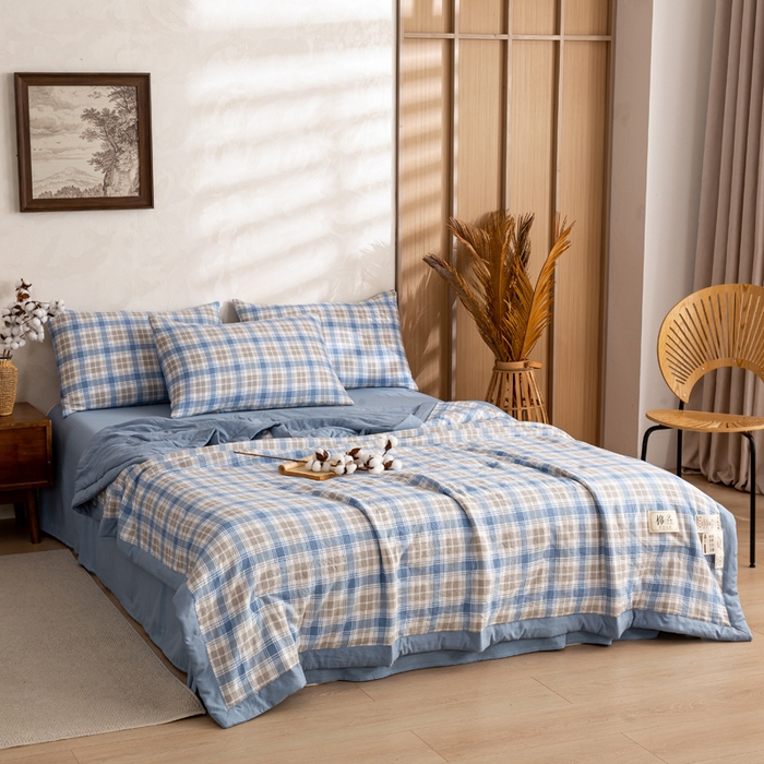 91家纺网 家纺一手货源 找家纺 云玲时尚 2026新款无印风新疆棉花格子夏被夏凉被空调被 水雾蓝