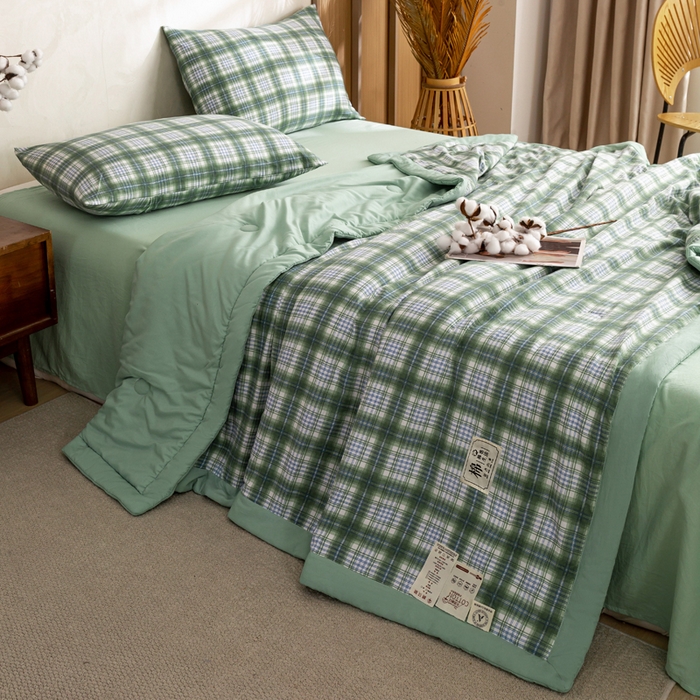 91家纺网 家纺一手货源 找家纺 云玲时尚 2026新款无印风新疆棉花格子夏被夏凉被空调被 仙踪绿