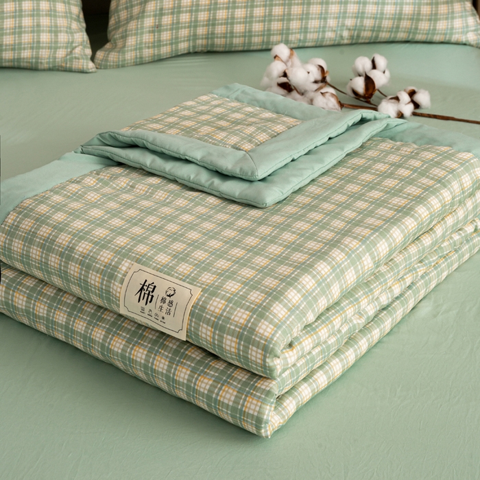91家纺网 家纺一手货源 找家纺 云玲时尚 2026新款无印风新疆棉花格子夏被夏凉被空调被 青禾绿