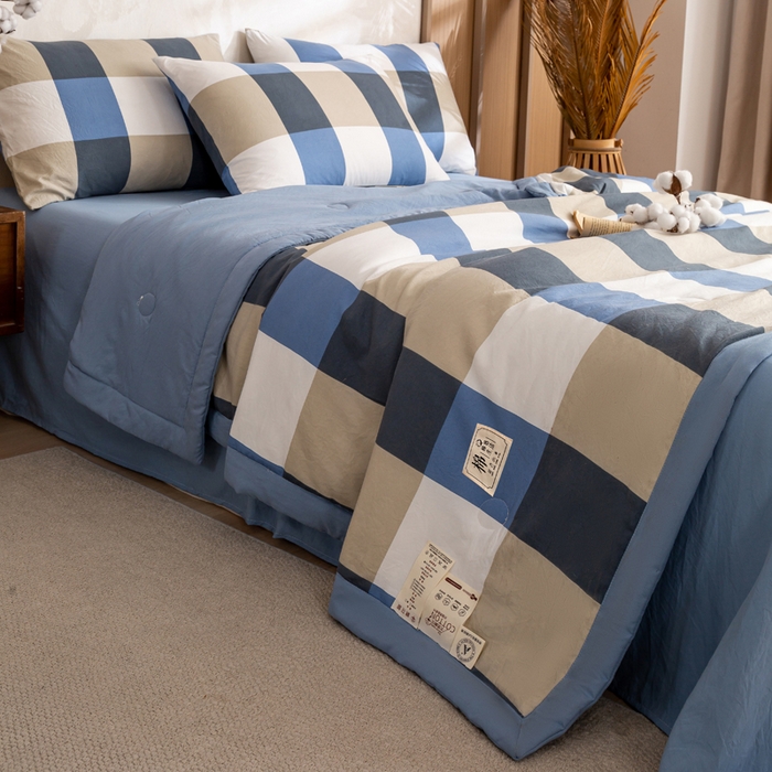 91家纺网 家纺一手货源 找家纺 云玲时尚 2026新款无印风新疆棉花格子夏被夏凉被空调被 复古蓝