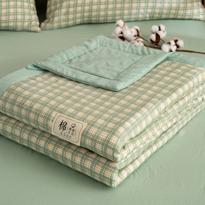 91家纺网 家纺一手货源 找家纺 云玲时尚 2026新款无印风新疆棉花格子夏被夏凉被空调被 青禾绿