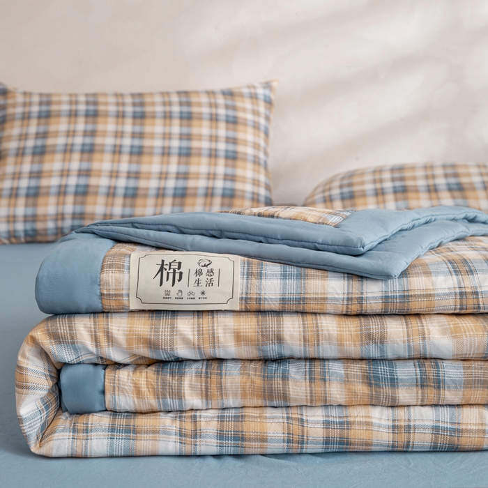 91家纺网 家纺一手货源 找家纺 云玲时尚 2026新款无印风新疆棉花格子夏被夏凉被空调被 烟雨蓝