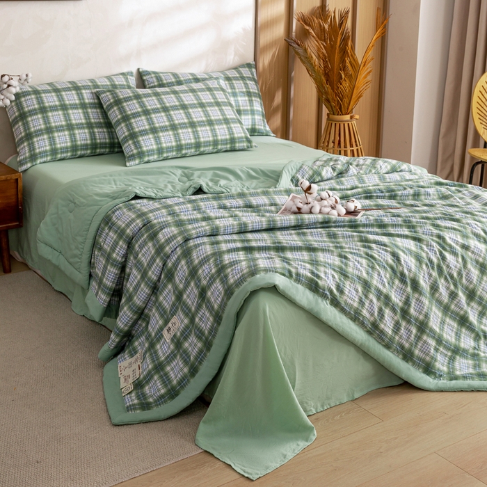 91家纺网 家纺一手货源 找家纺 云玲时尚 2026新款无印风新疆棉花格子夏被夏凉被空调被 仙踪绿