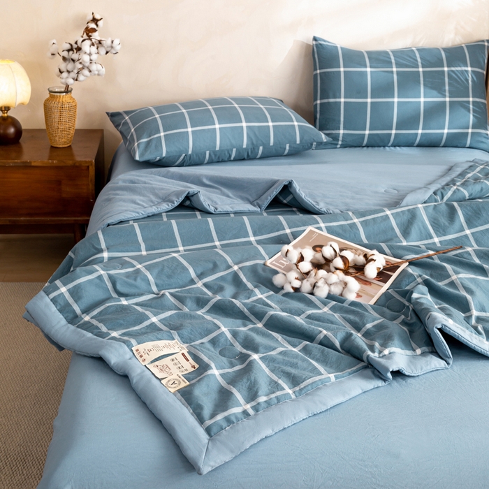 91家纺网 家纺一手货源 找家纺 云玲时尚 2026新款无印风新疆棉花格子夏被夏凉被空调被 海天蓝