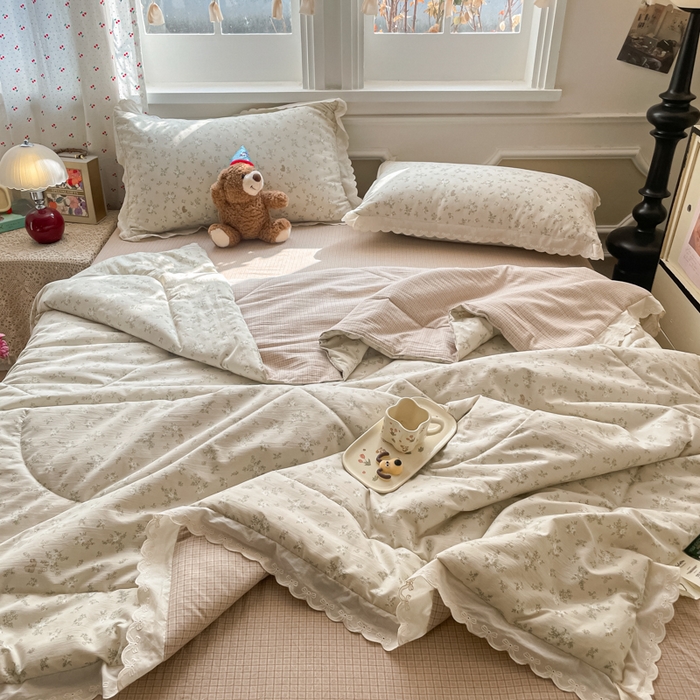 91家纺网 家纺一手货源 找家纺 欧妮家纺 2026新款A类古棉花边夏被空调被子 夏被-兔盯花语