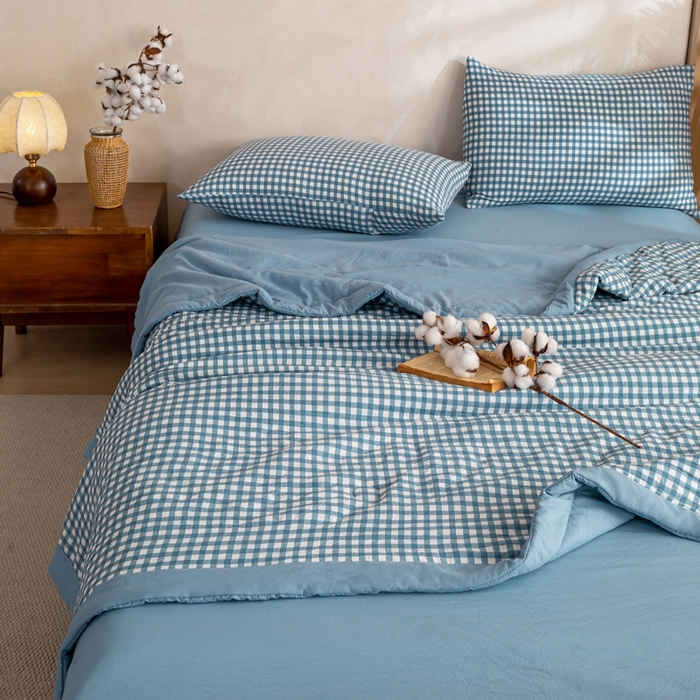 91家纺网 家纺一手货源 找家纺 云玲时尚 2026新款无印风新疆棉花格子夏被夏凉被空调被 蓝小格