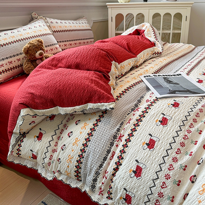 91家纺网 家纺一手货源 找家纺 仟网汇 2026新款法式花边泡芙纱四件套 费尔岛红