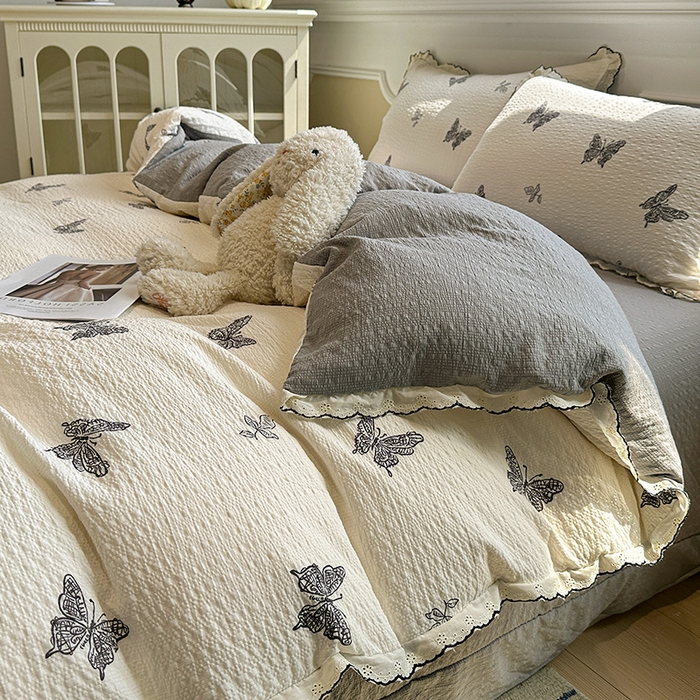 91家纺网 家纺一手货源 找家纺 仟网汇 2026新款法式花边泡芙纱四件套 墨蝶