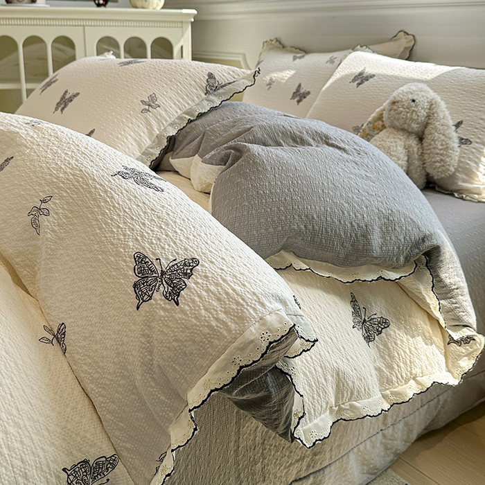 91家纺网 家纺一手货源 找家纺 仟网汇 2026新款法式花边泡芙纱四件套 墨蝶