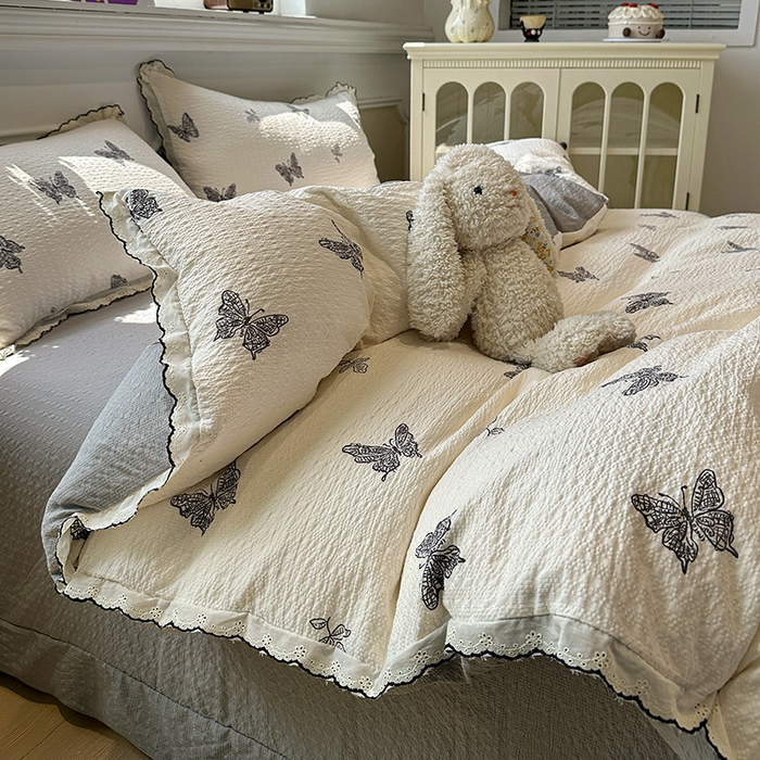 91家纺网 家纺一手货源 找家纺 仟网汇 2026新款法式花边泡芙纱四件套 墨蝶